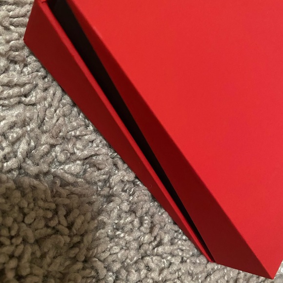 Audi Red Empty Box For 2 Keys Case - Picture 3 of 3